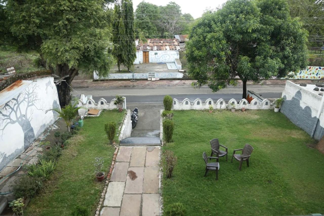 Mandu Sarai Mandu Hotel Екстериор снимка